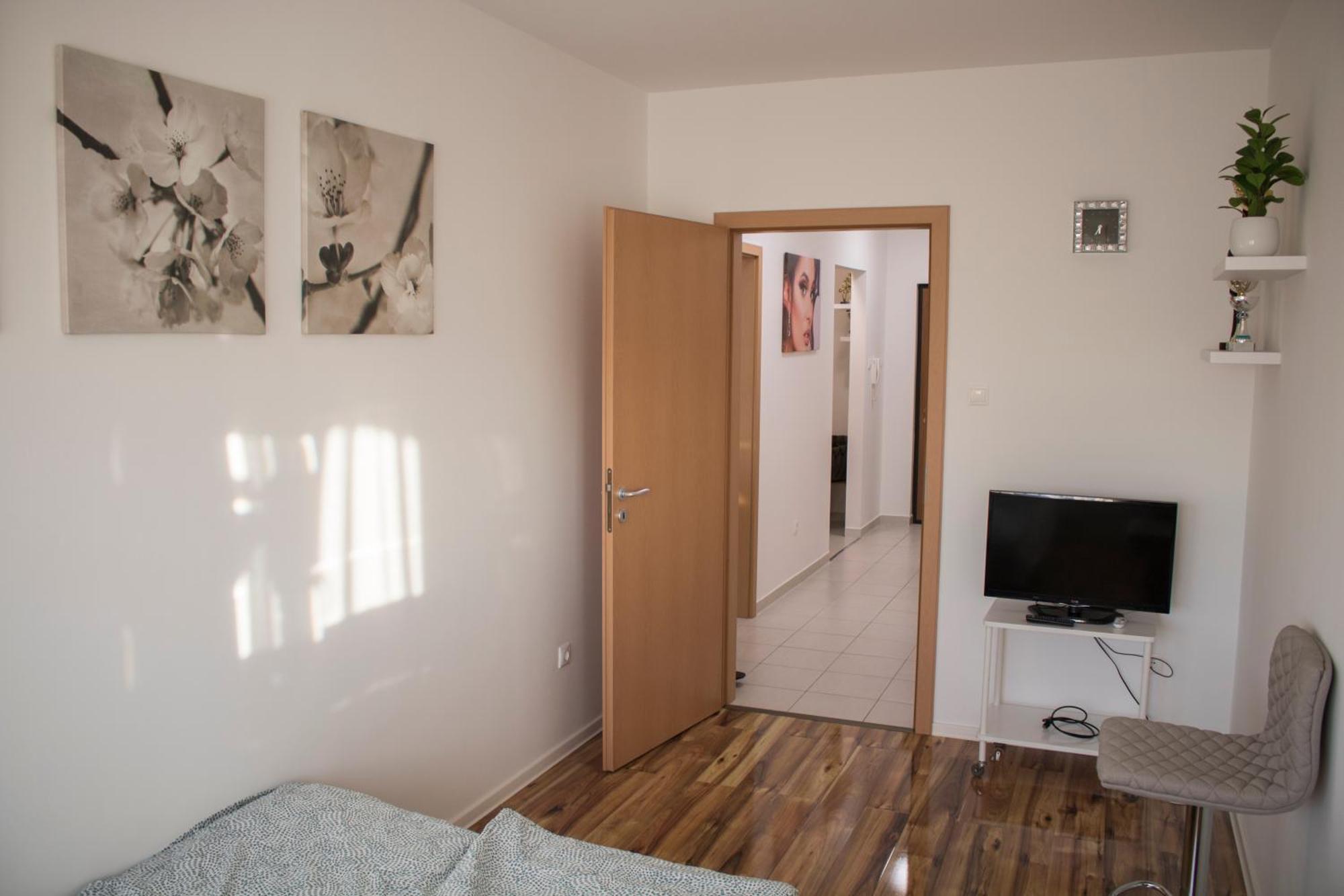 Appartamento Tp Spacious Stylish Free Parking Szeged Esterno foto